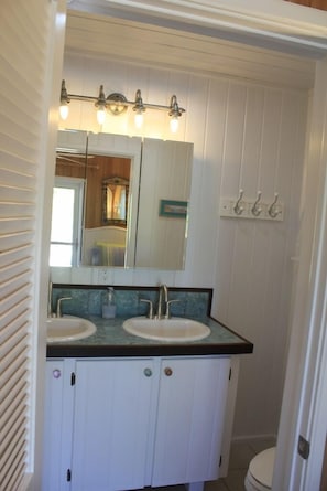 Villa | Bathroom