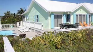 Exterior detail - Beach Bags (Hope Town)