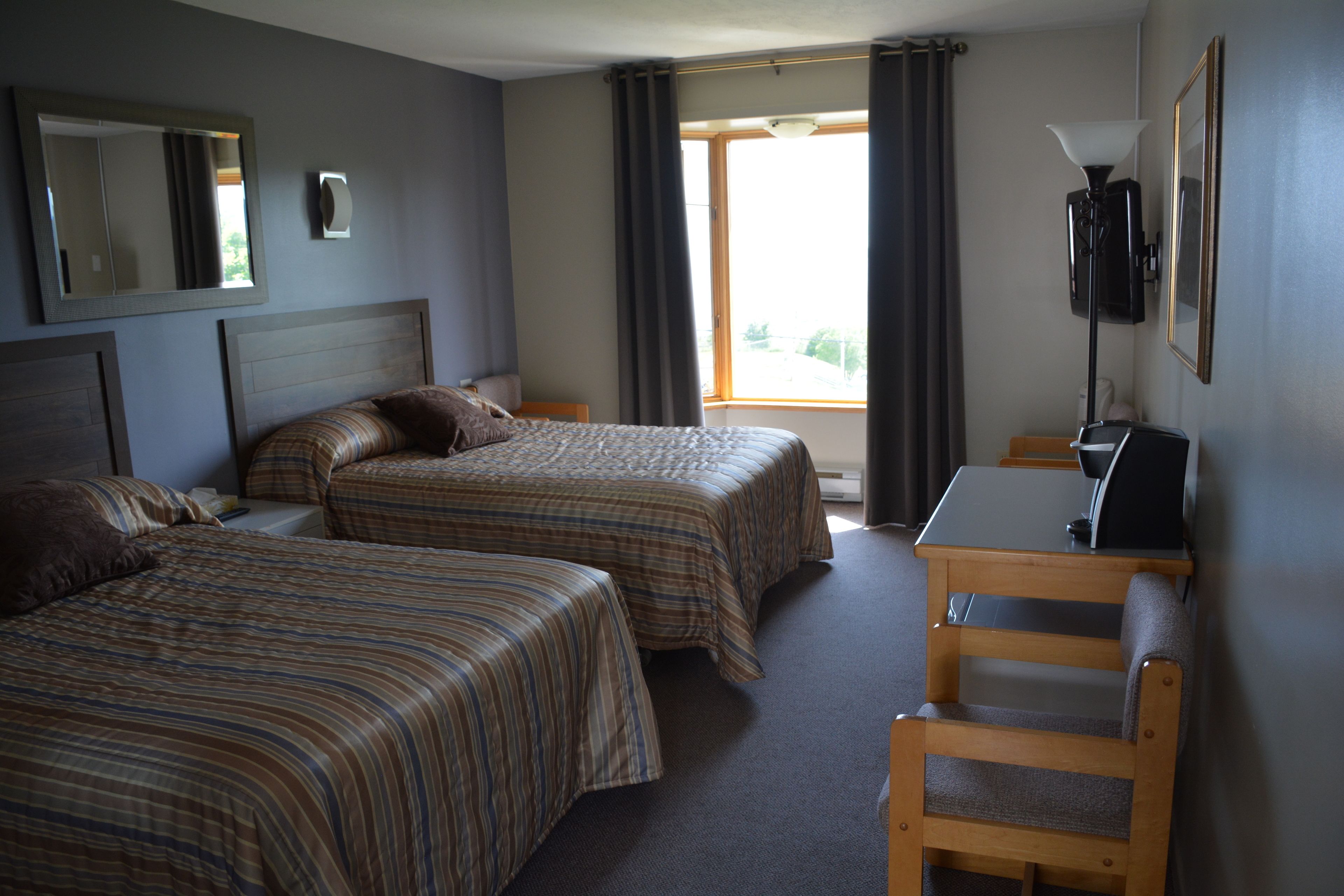 standard room, 2 double beds, non smoking | desk, rollaway beds, free wifi, bed sheets
