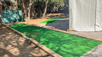 Mini-golf