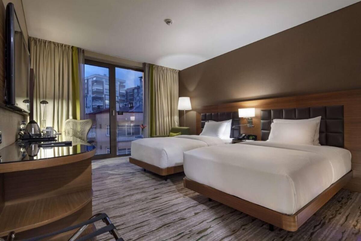 1 bedroom, premium bedding, down comforters, Select Comfort beds