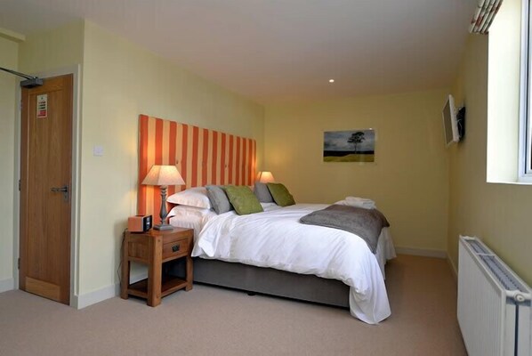 Superior Double or Twin Room (2) | Egyptian cotton sheets, premium bedding, in-room safe