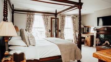 Habitació doble superior, 1 llit de matrimoni gran (Four Poster) | Llençols de cotó egipci i roba de llit d'alta qualitat