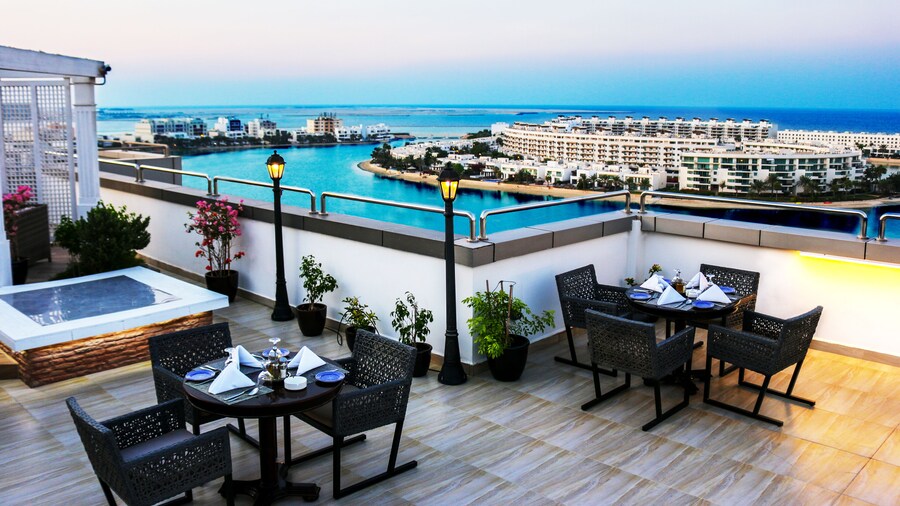 Ramada Hotel & Suites by Wyndham Amwaj Islands Manama