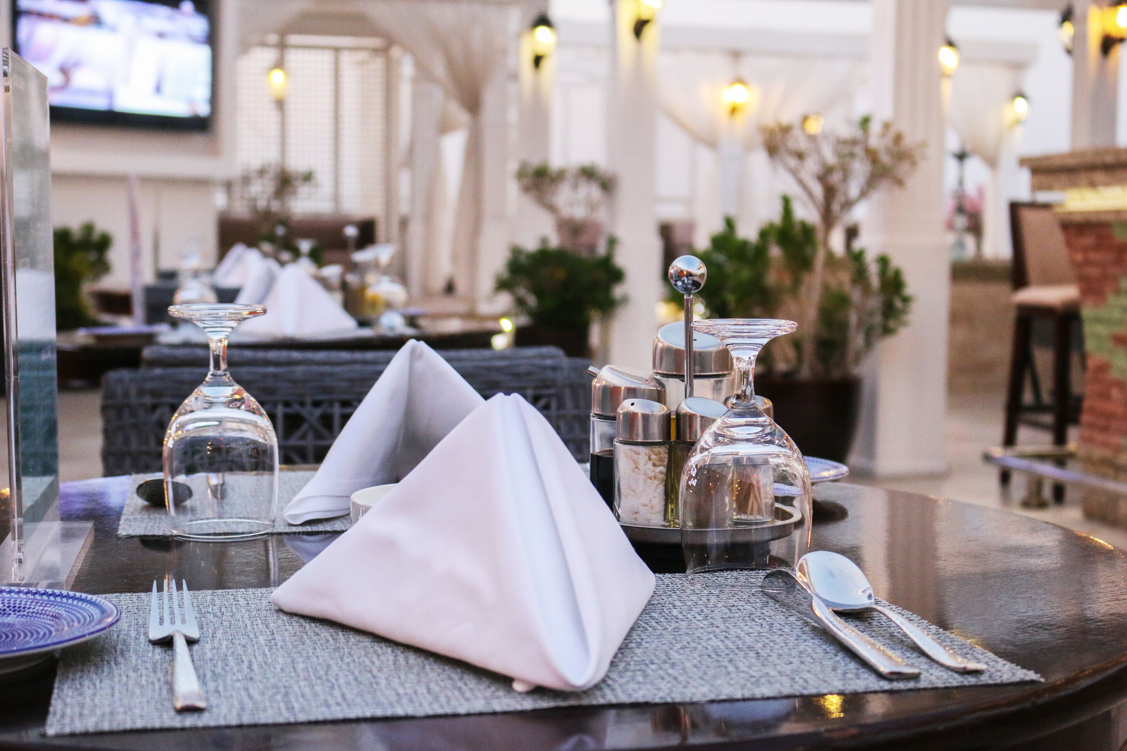 2 restaurantes; se sirve desayuno, almuerzo y cena