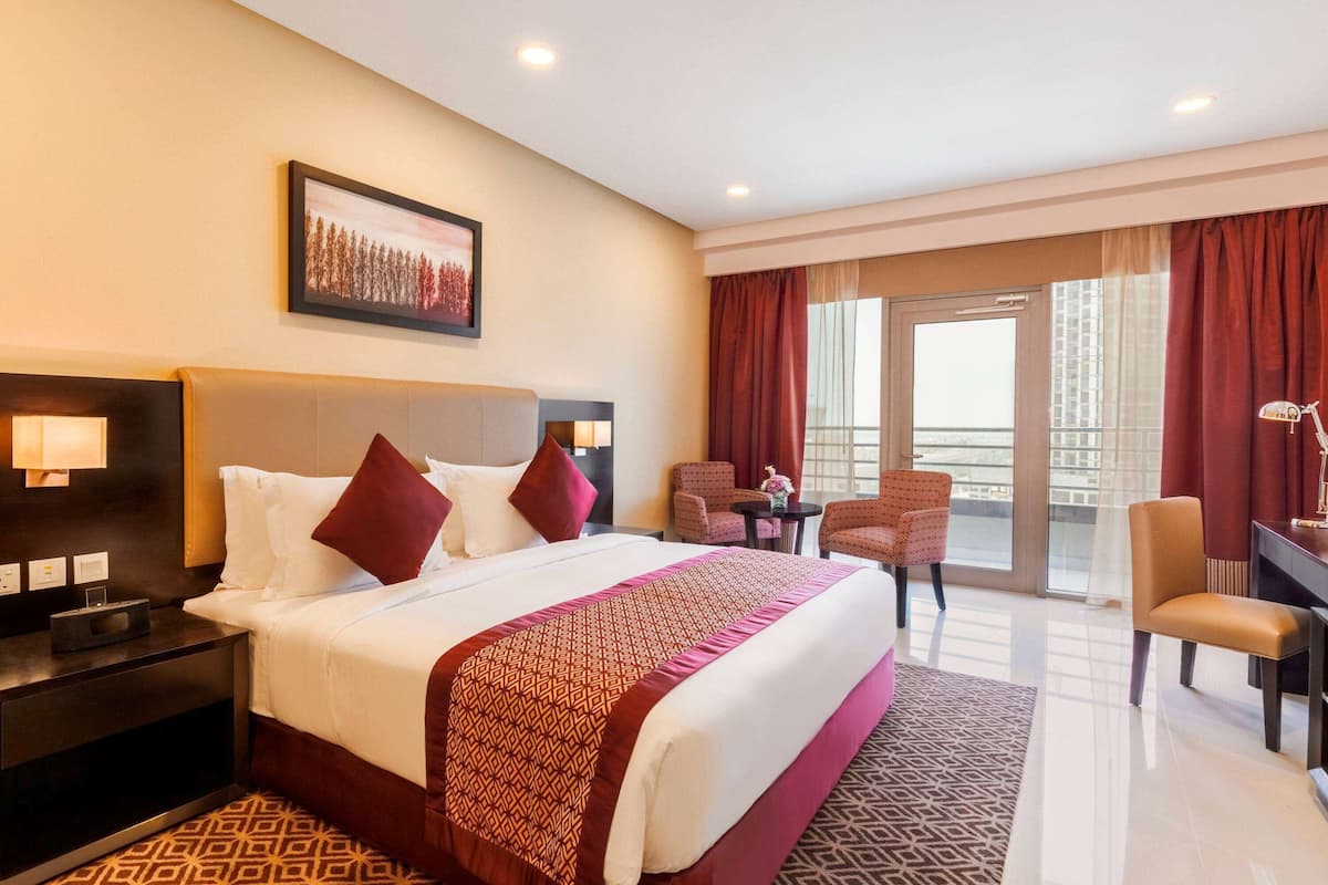 Premium bedding, minibar, in-room safe, desk