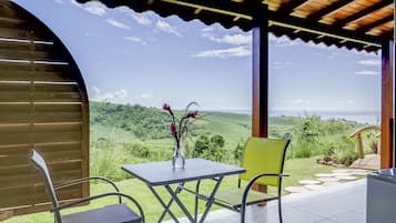 Traditionele chalet, 1 tweepersoonsbed, uitzicht op zee | Terras
