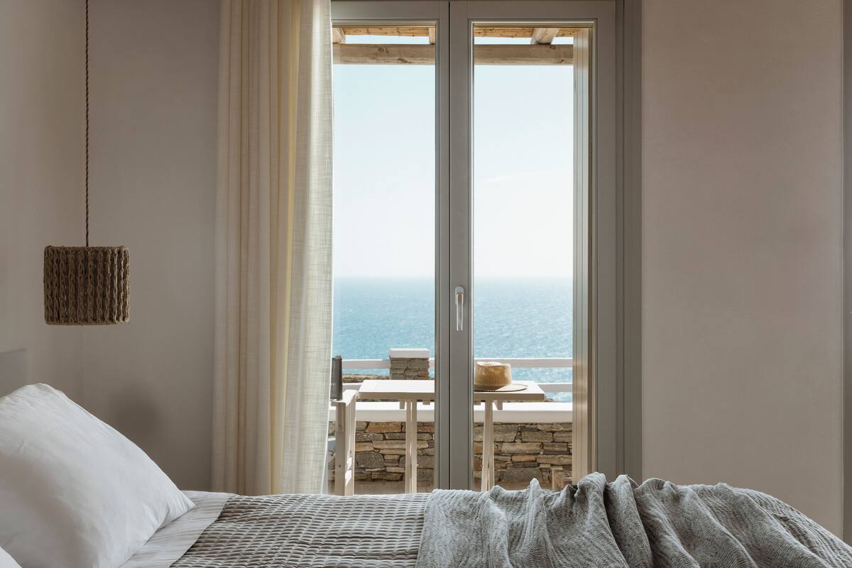 superior room | 1 bedroom, minibar, in-room safe, desk