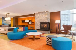 Lobby-lounge