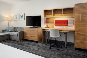 1 chambre, literie de qualité supérieure, surmatelas, bureau