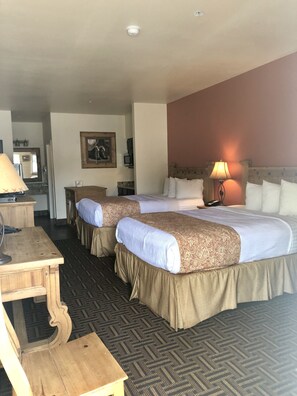 Suite, 2 Queen Beds | Pillowtop beds, desk, iron/ironing board, free WiFi - Hotel Texas (Cuero)