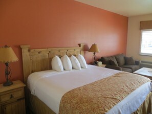 필로우탑 침대, 책상, 다리미/다리미판, 무료 WiFi