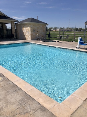 Outdoor spa tub - Hotel Texas (Cuero)