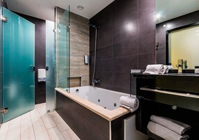 Bañera de hidromasaje privada
