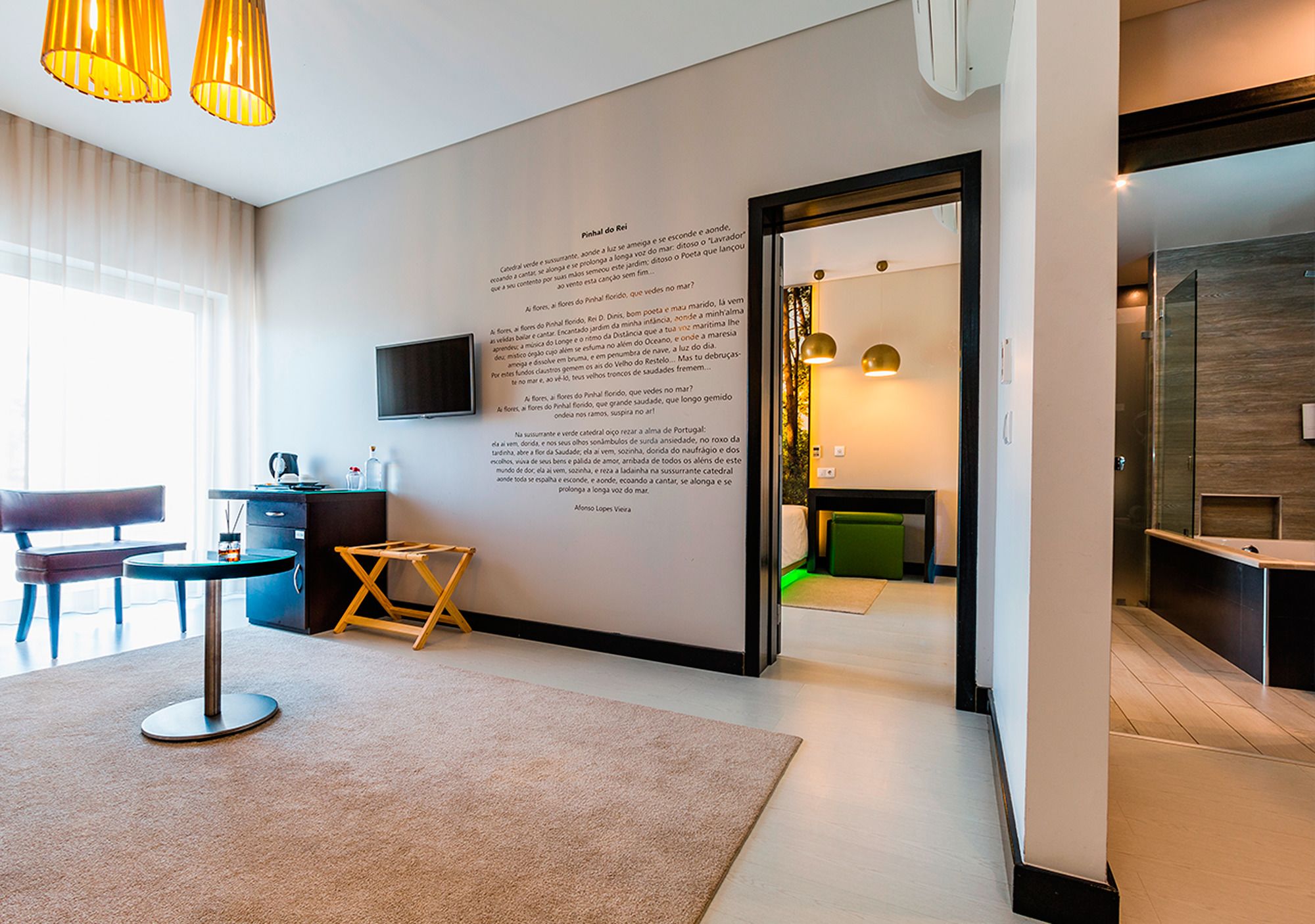 suite deluxe | living room | lcd tv