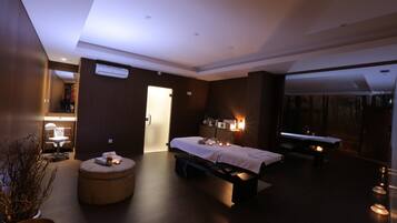 Couples treatment rooms, sauna, hot tub, steam room, Turkish bath