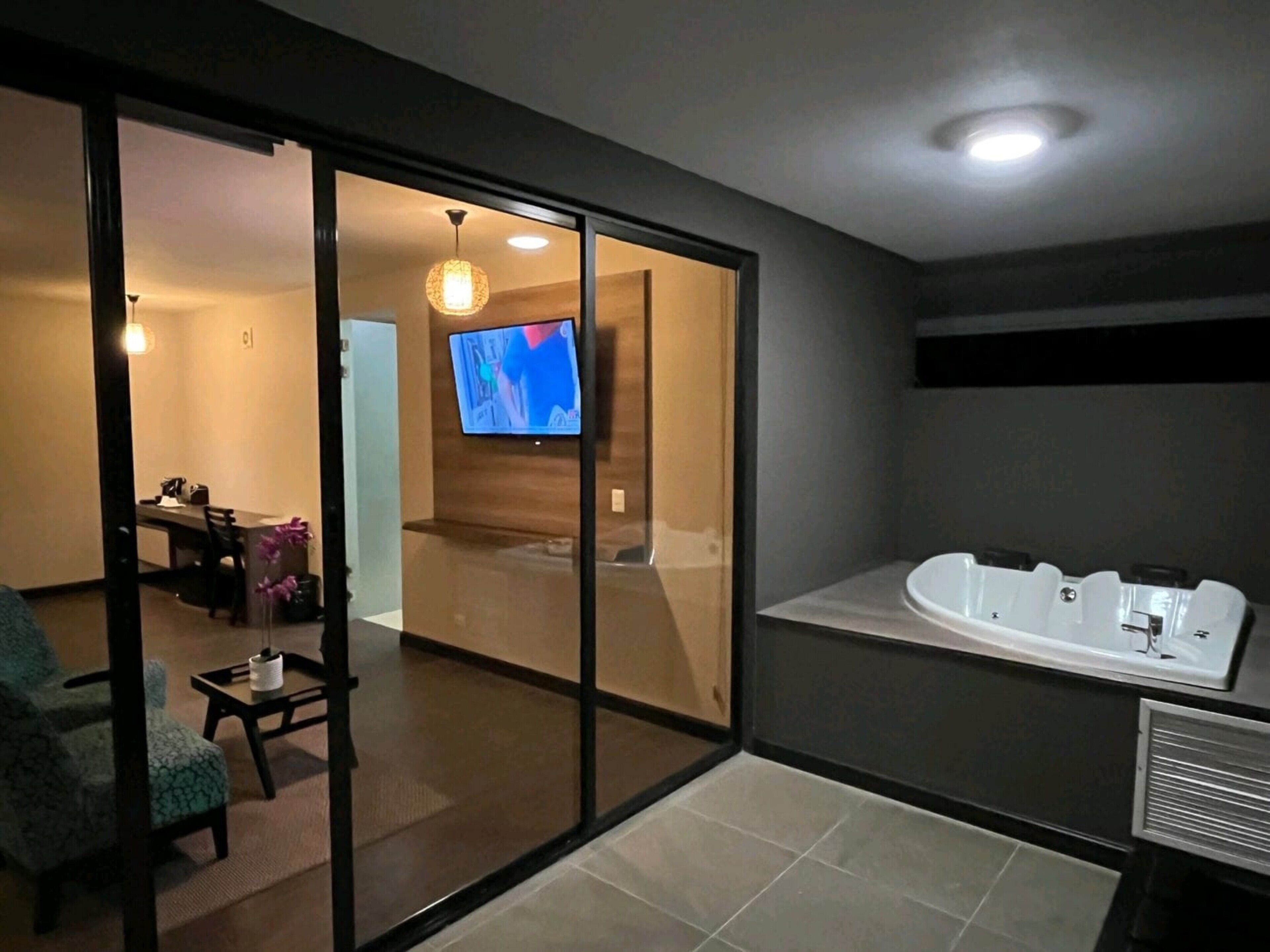 suite, balcony, ocean view | minibar, in-room safe, desk, iron/ironing board