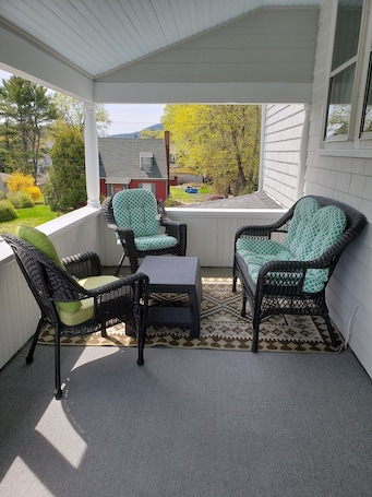 Room | Terrace/patio. Moseley Cottage Inn & Town Motel