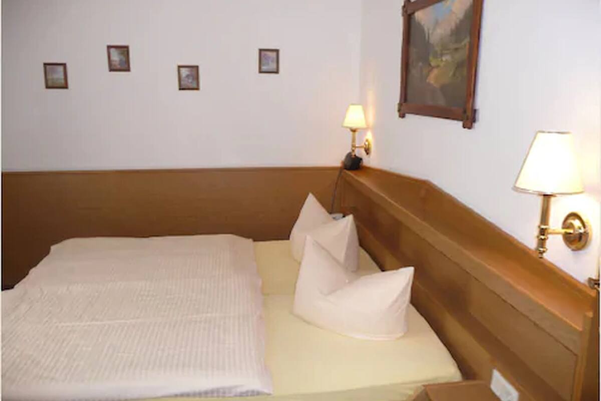 cots/infant beds, free wifi, bed sheets