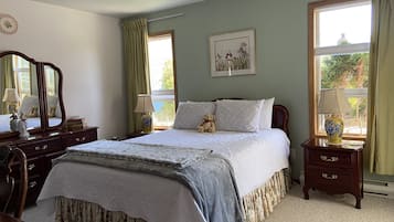 Quarto, 1 cama Queen, terraço | Roupas de cama antialérgicas, Wi-Fi de cortesia