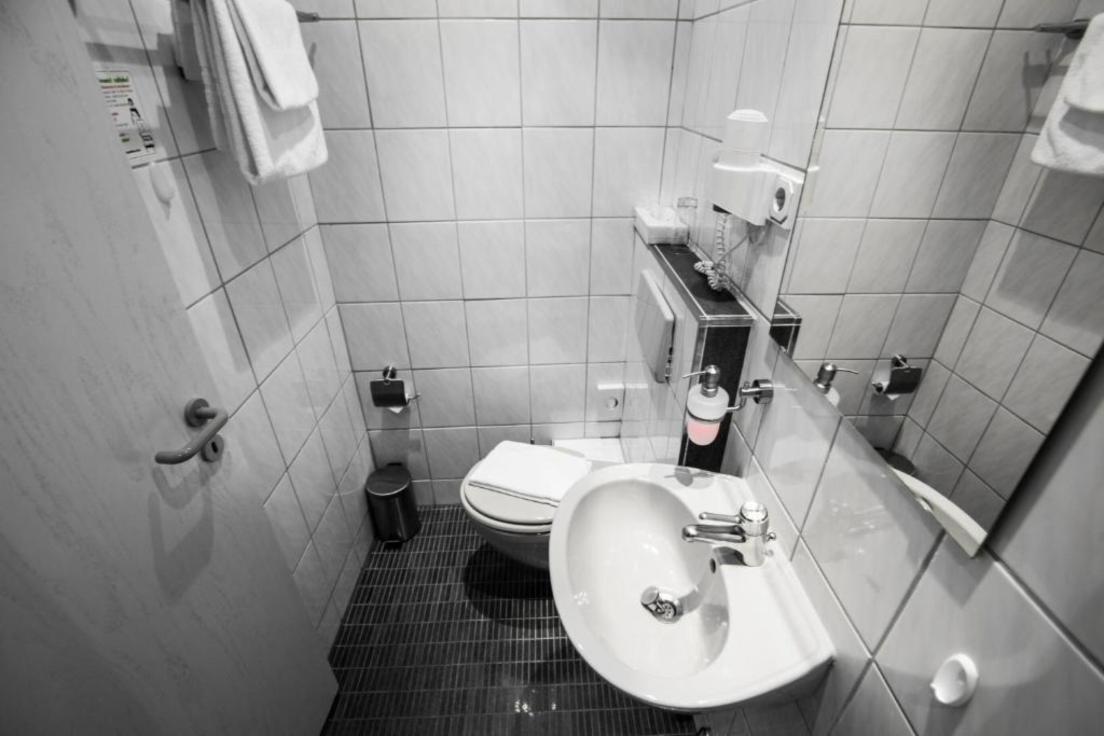 standard single room, 1 single bed | bathroom | shower, hair dryer, towels, soap