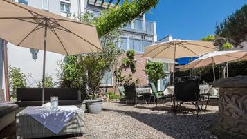 Serveert ontbijt en diner, regionale gerechten