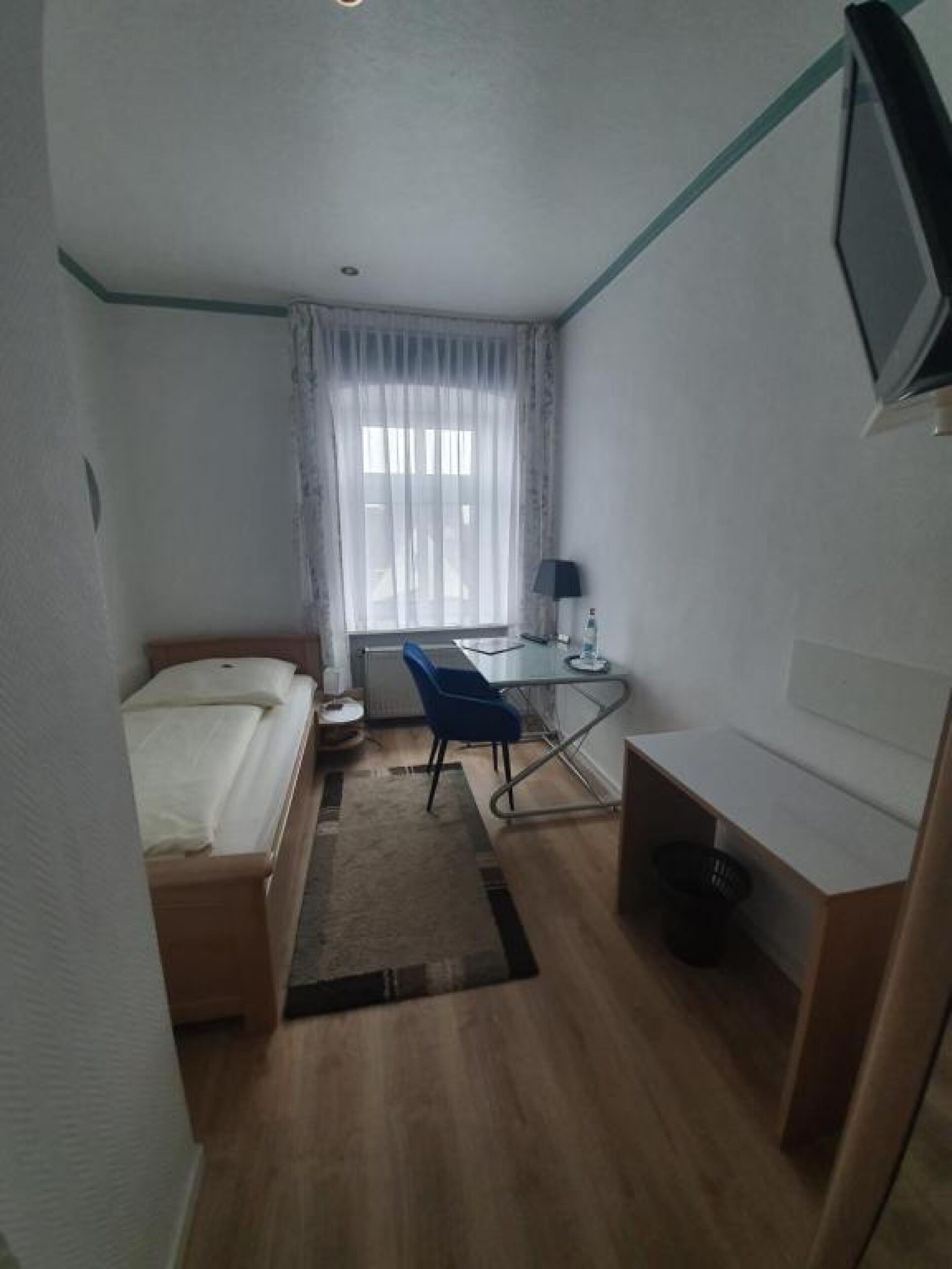 standard single room, 1 single bed | desk, rollaway beds, free wifi, bed sheets