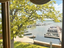 Penthouse | Lake view