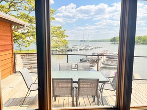 Penthouse | Balcony - Horseshoe Bay Lodge (Walker)