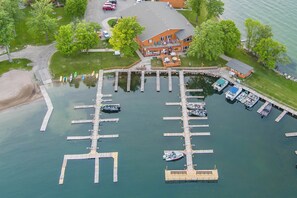 Marina - Horseshoe Bay Lodge (Walker)