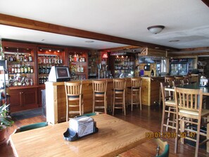 Bar (on property) - Horseshoe Bay Lodge (Walker)