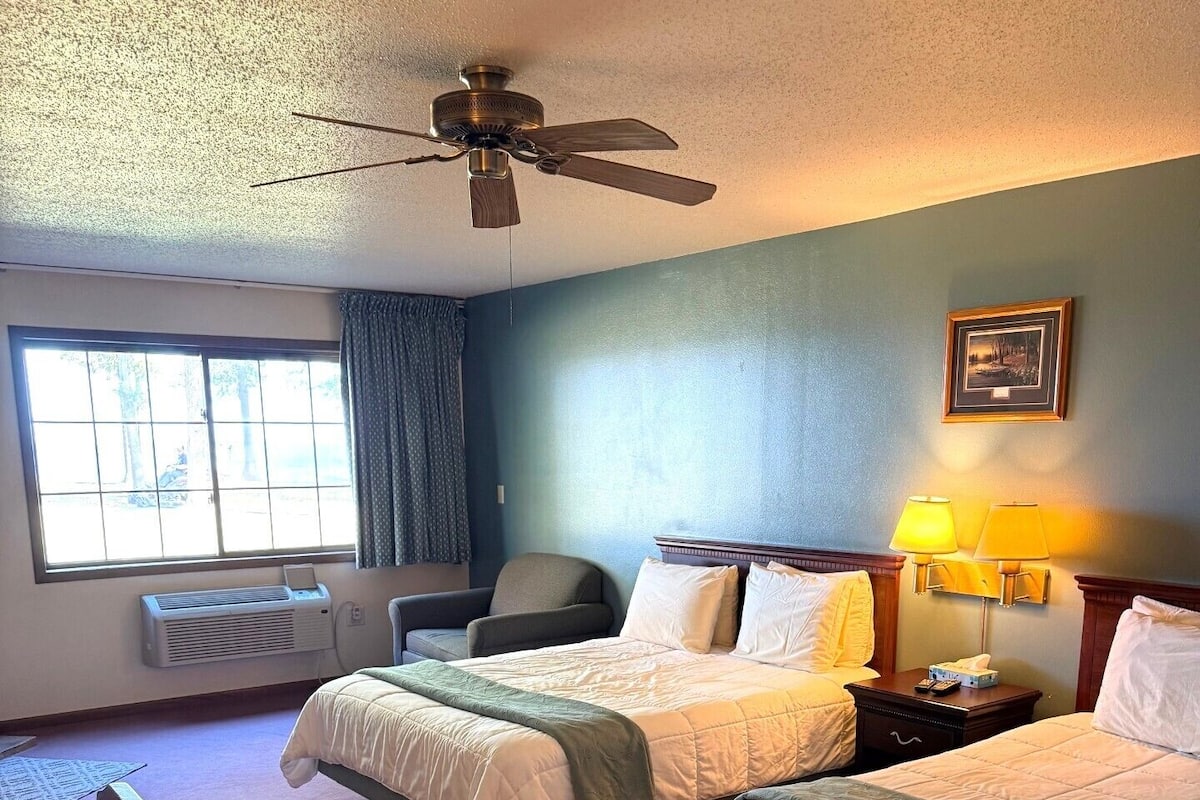 Basic Room, 2 Queen Beds, Lake View, Poolside | View from room