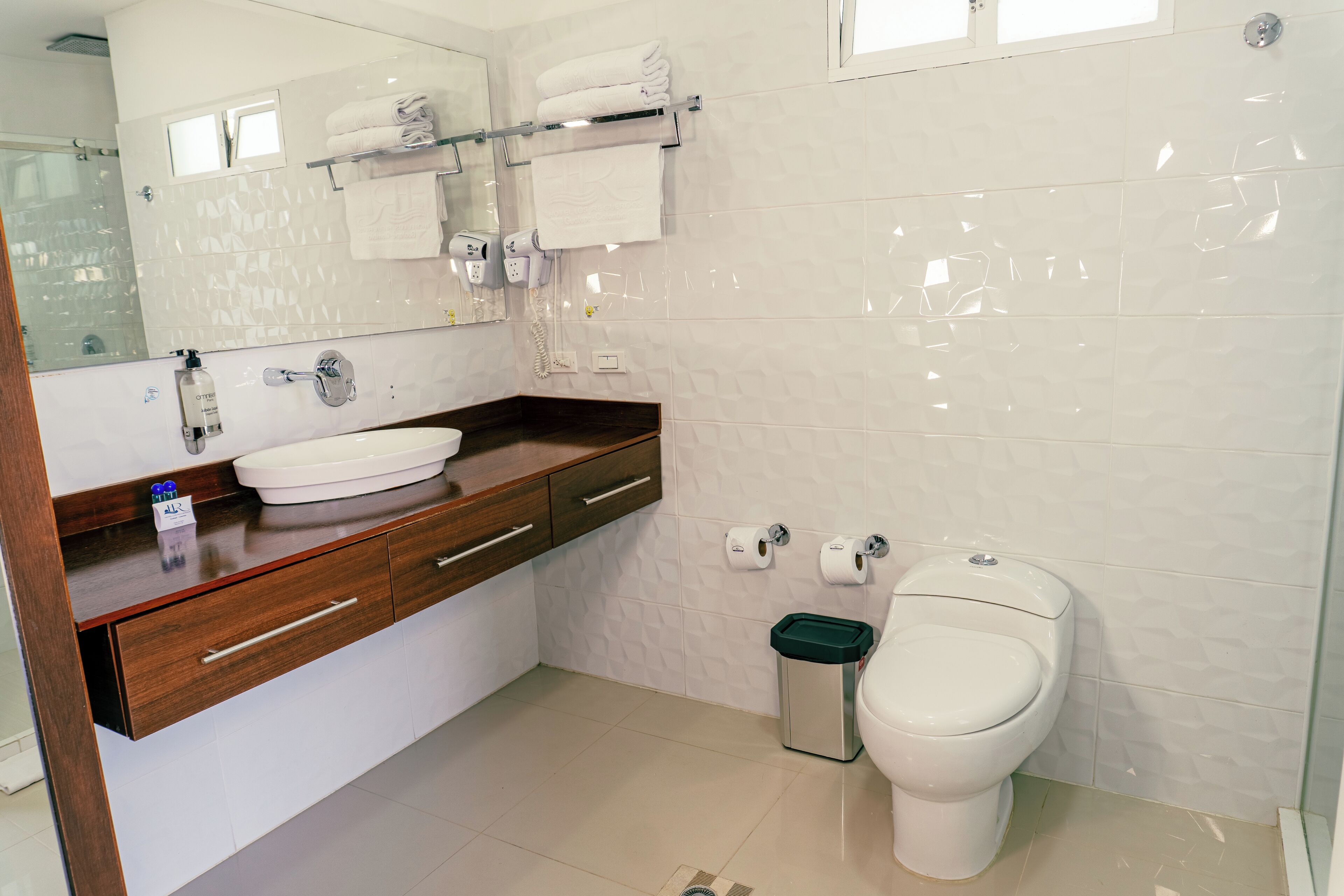 suite (imperial panoramica) | bathroom | hair dryer, bathrobes, towels, soap