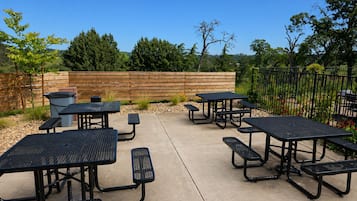 Grill-/Picknickplatz