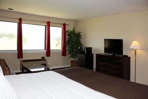 Desk, iron/ironing board, rollaway beds, free WiFi