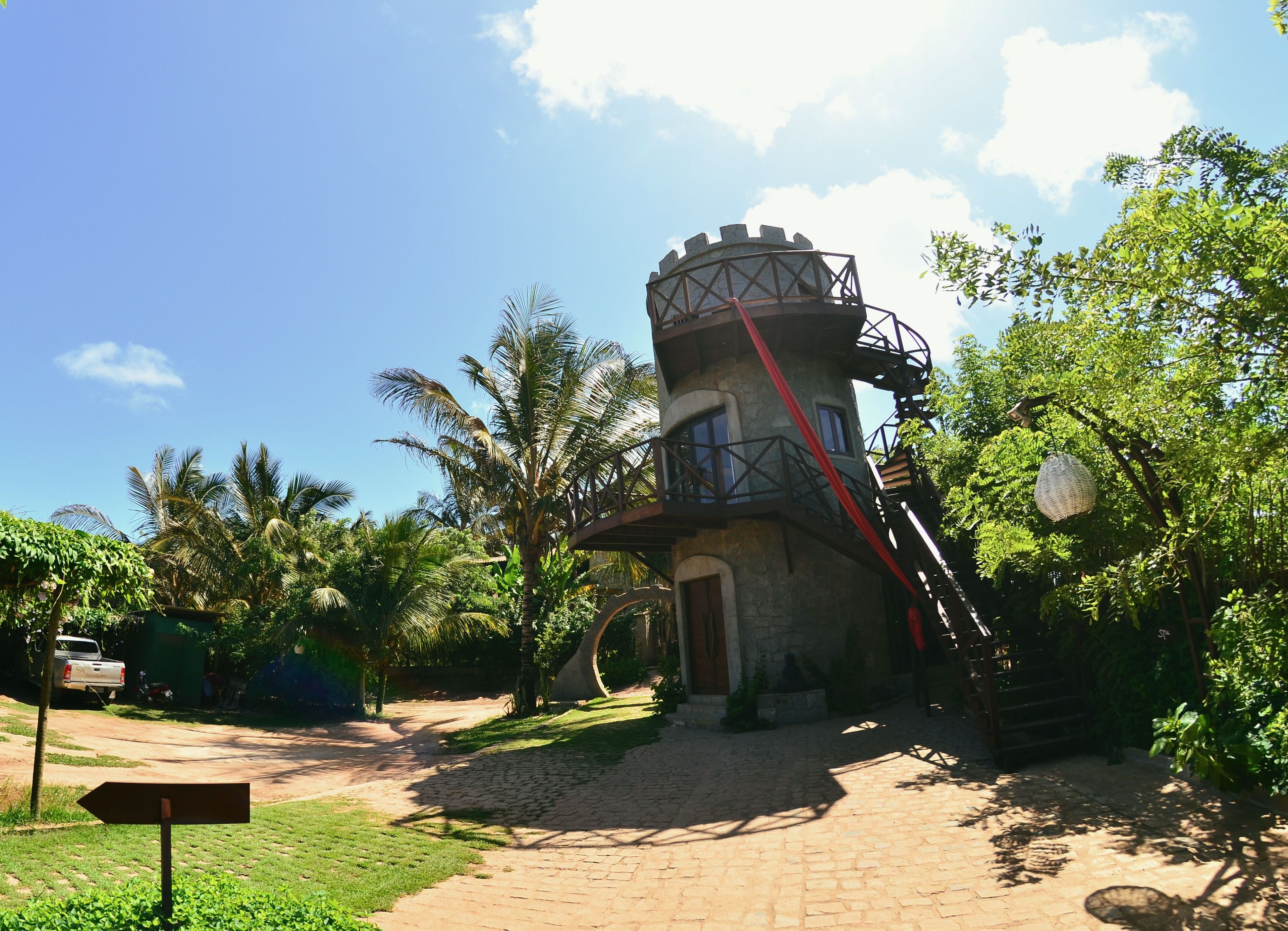 couples treatment room(s), body treatments, hot stone massages, facials