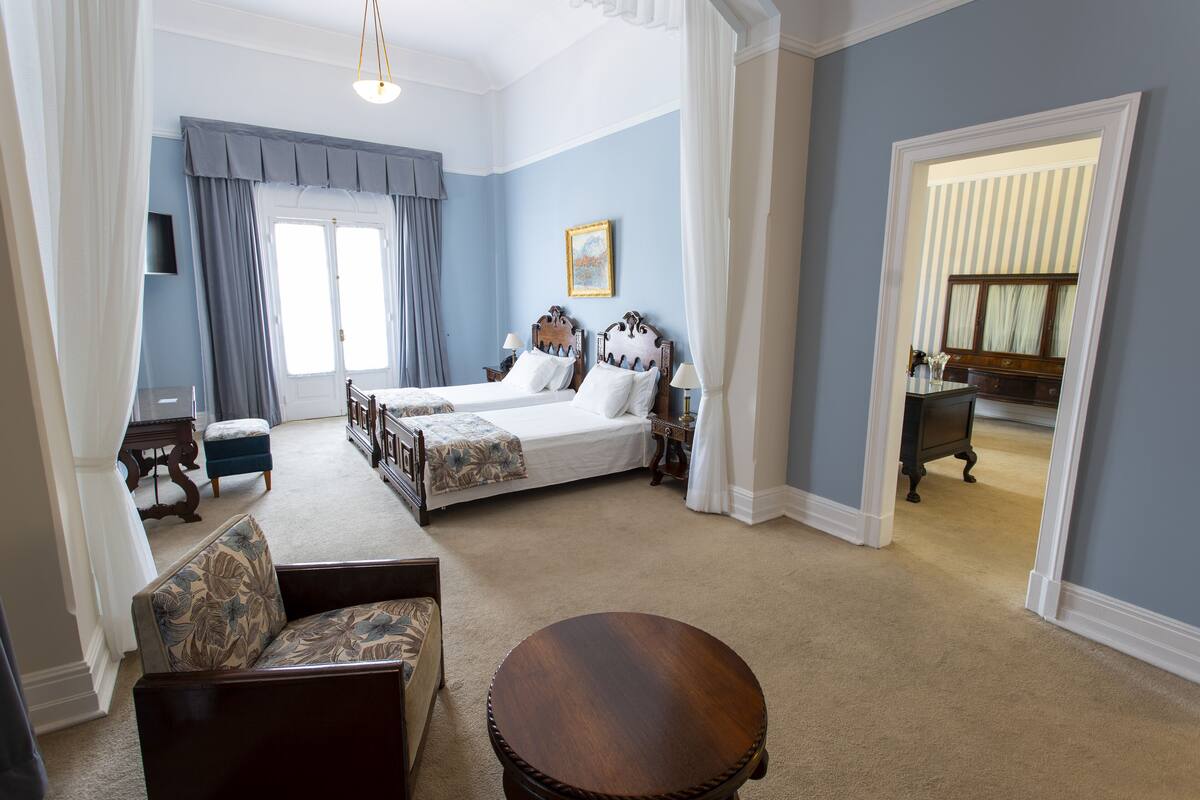 presidential studio suite, multiple beds | 1 bedroom, minibar, desk, bed sheets