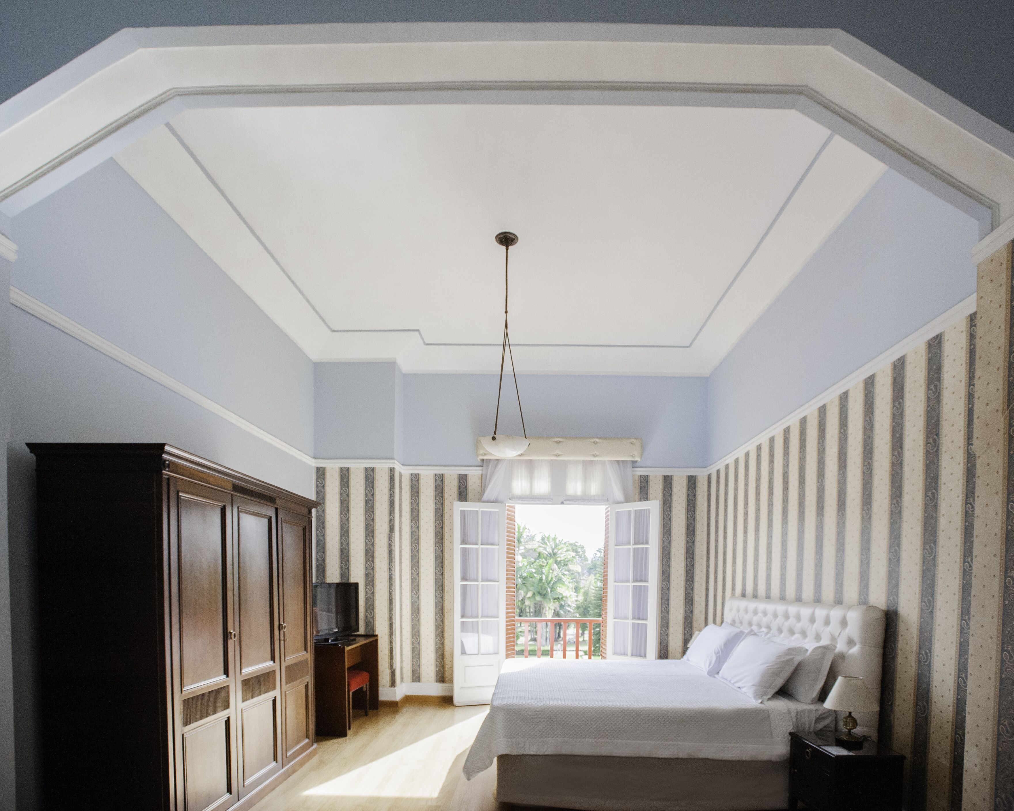 deluxe double room, 1 double bed | 1 bedroom, minibar, desk, bed sheets