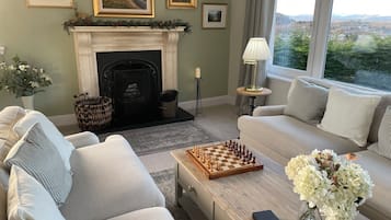 32-inch flat-screen TV with digital channels, TV