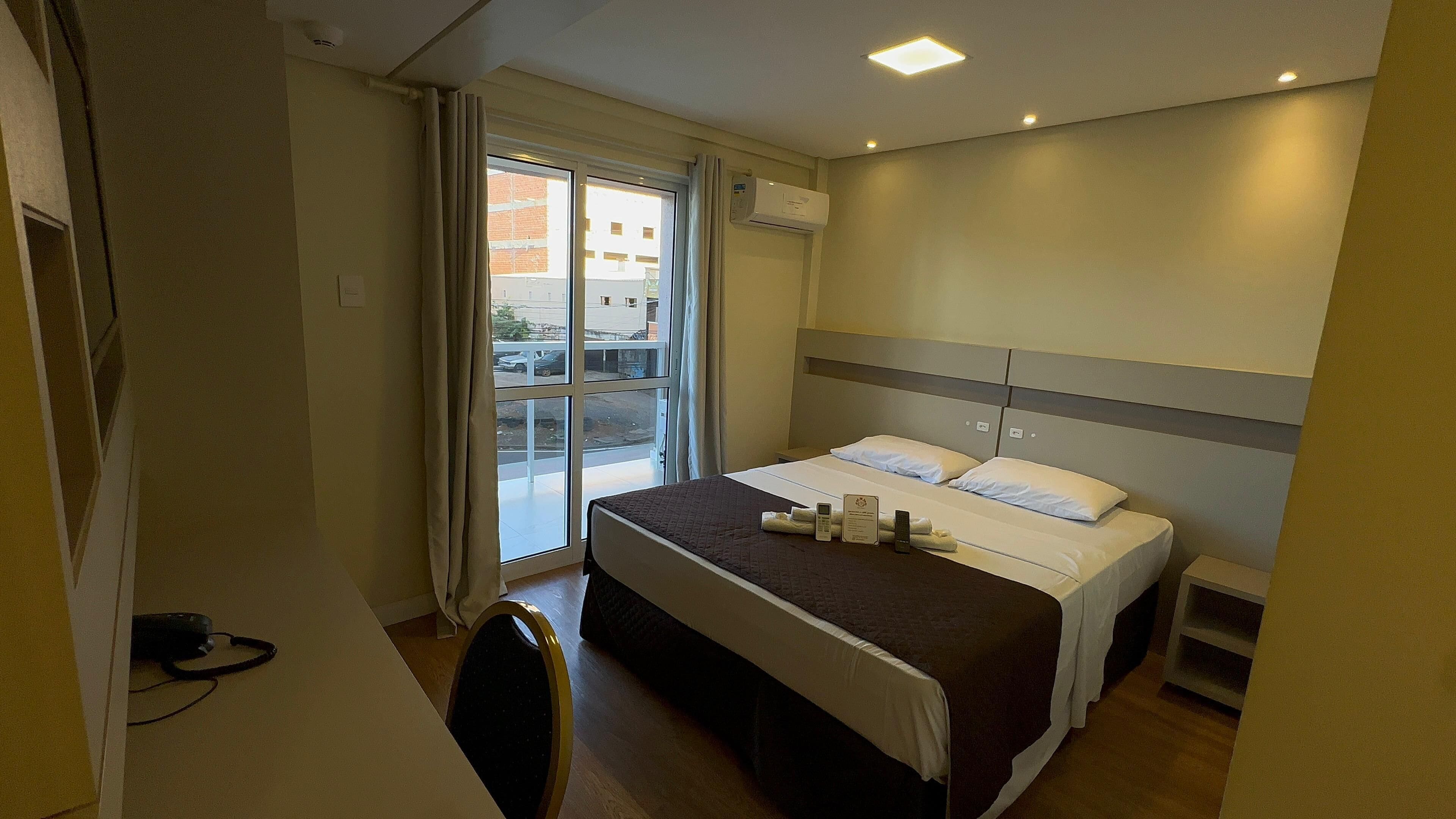 Minibar, individually decorated, individually furnished, desk