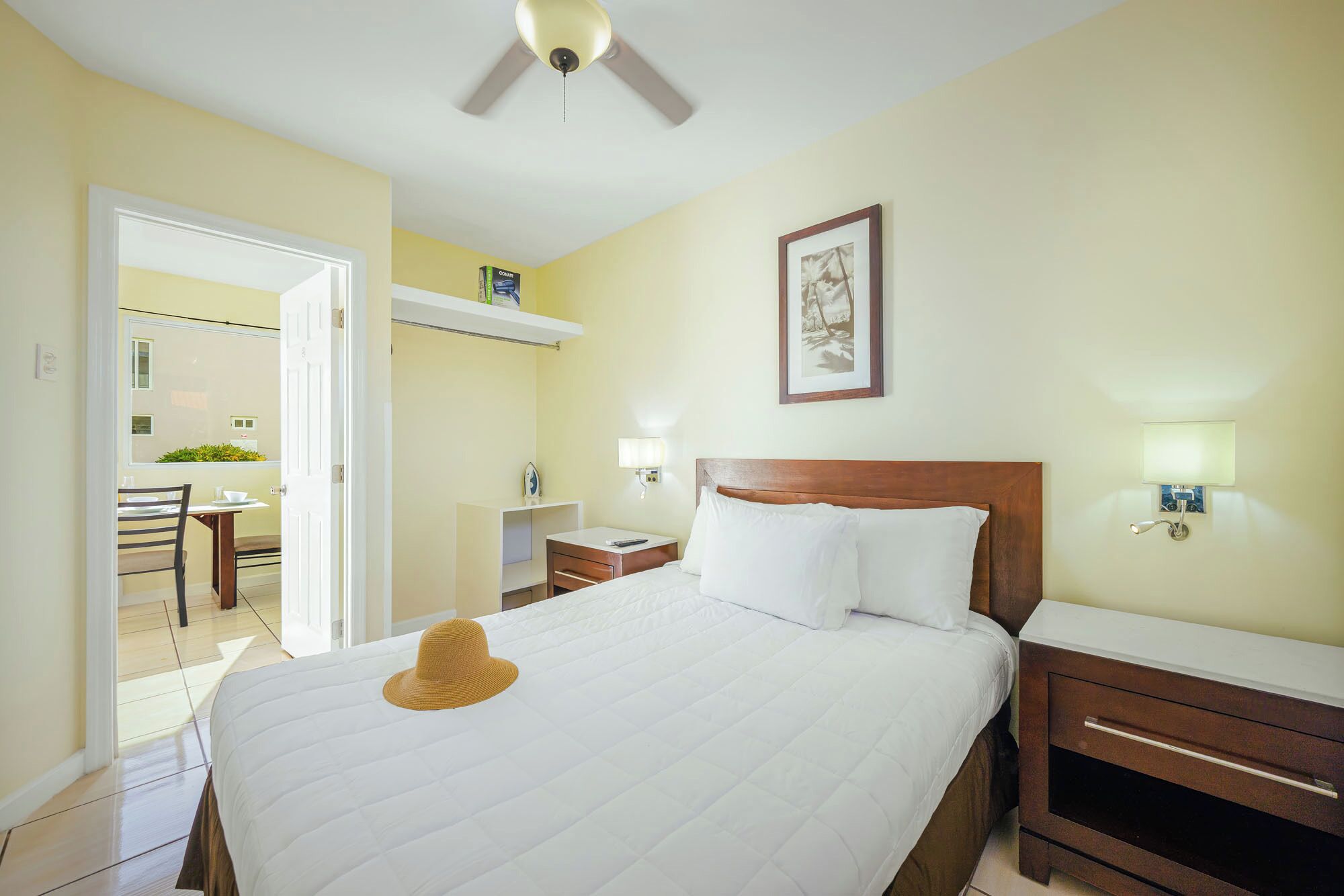 Habitació estàndard | Espai de treball apte per a portàtils i planxa i posts de planxar 