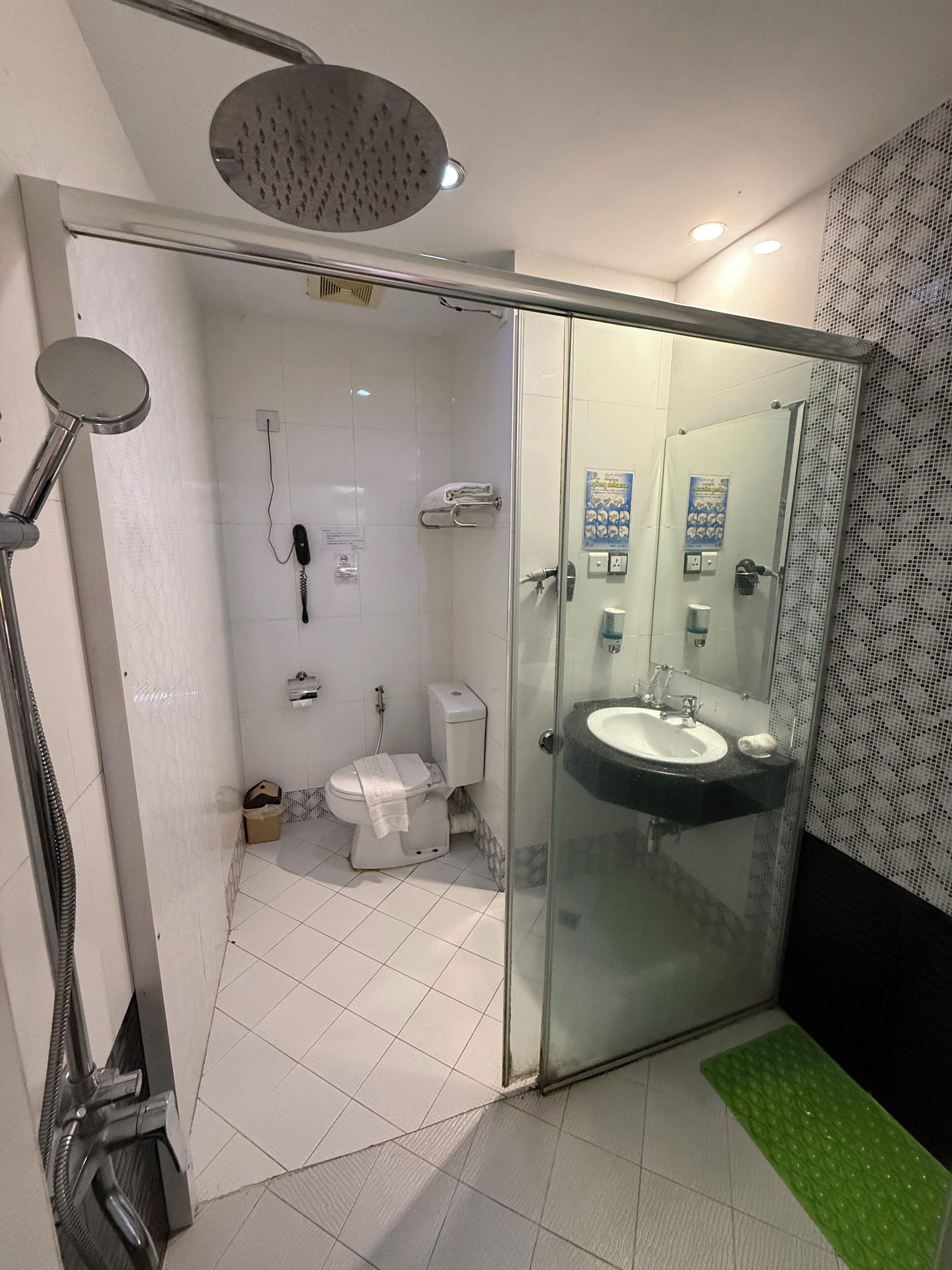economy double room | bathroom | free toiletries, hair dryer, slippers, towels