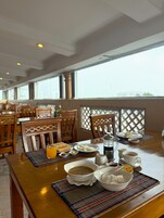 Desayuno buffet (con cargo)