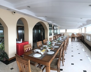 Desayuno buffet (con cargo)