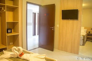 Double or Twin Room | Minibar, in-room safe, desk, free WiFi