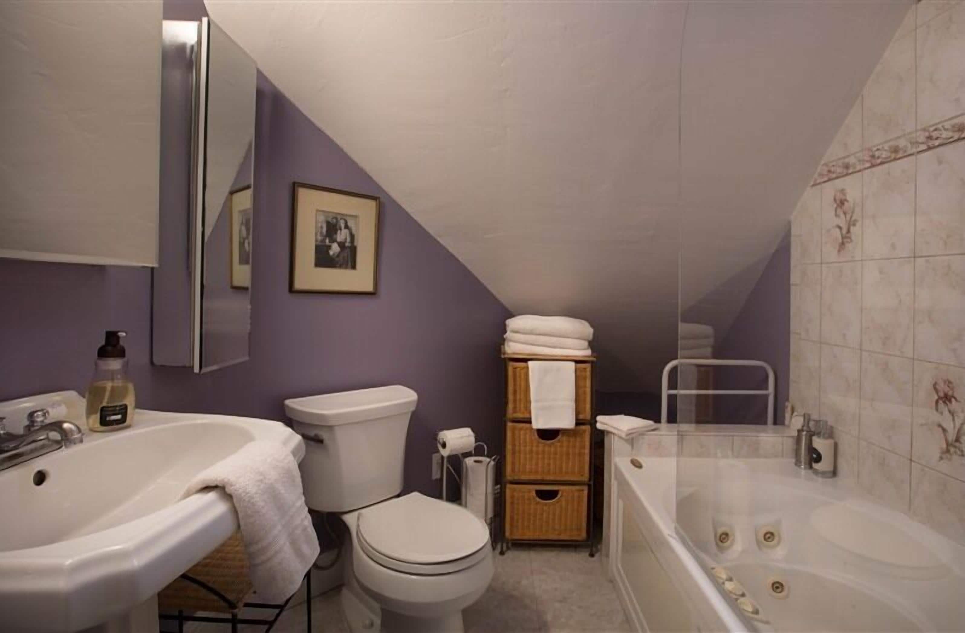 Photo - Noe's Nest Bed and Breakfast