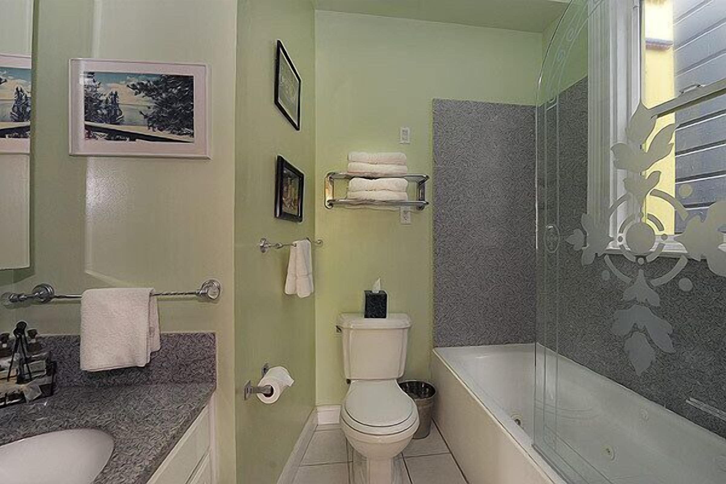 Photo - Noe's Nest Bed and Breakfast