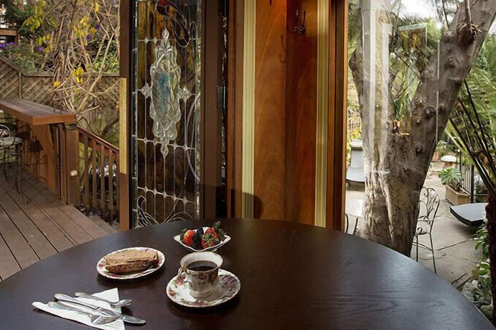 Noe's Nest Bed and Breakfast