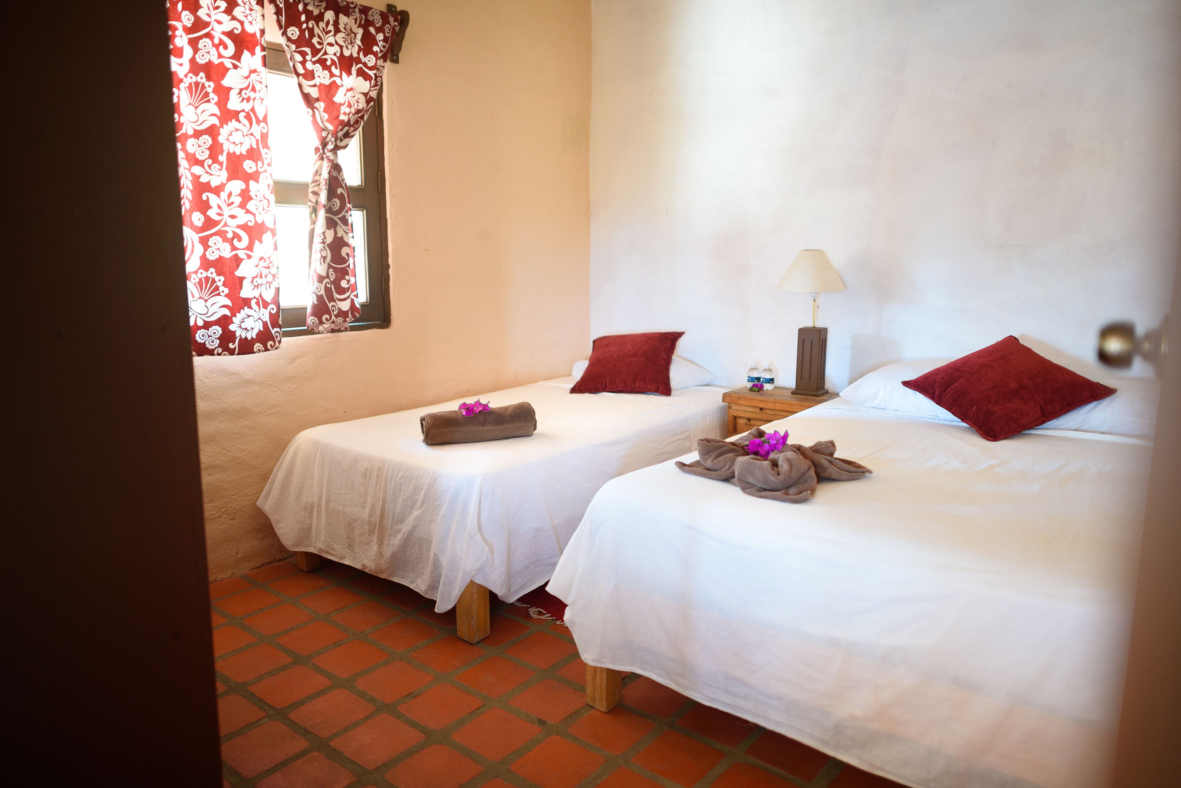 standard double room with ocean view or garden view | free wifi, bed sheets