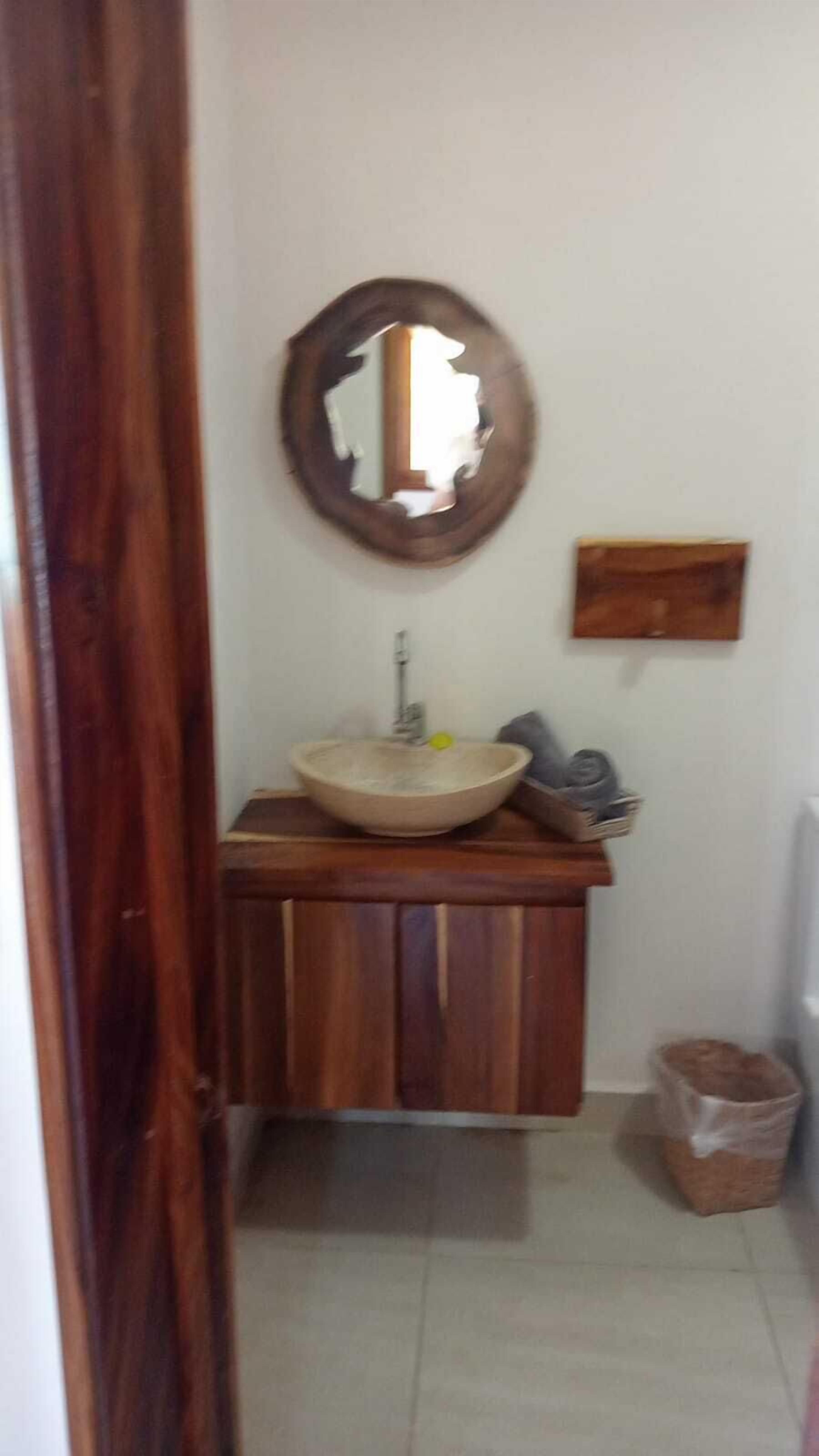 standard king room with garden view | bathroom | shower, free toiletries, towels